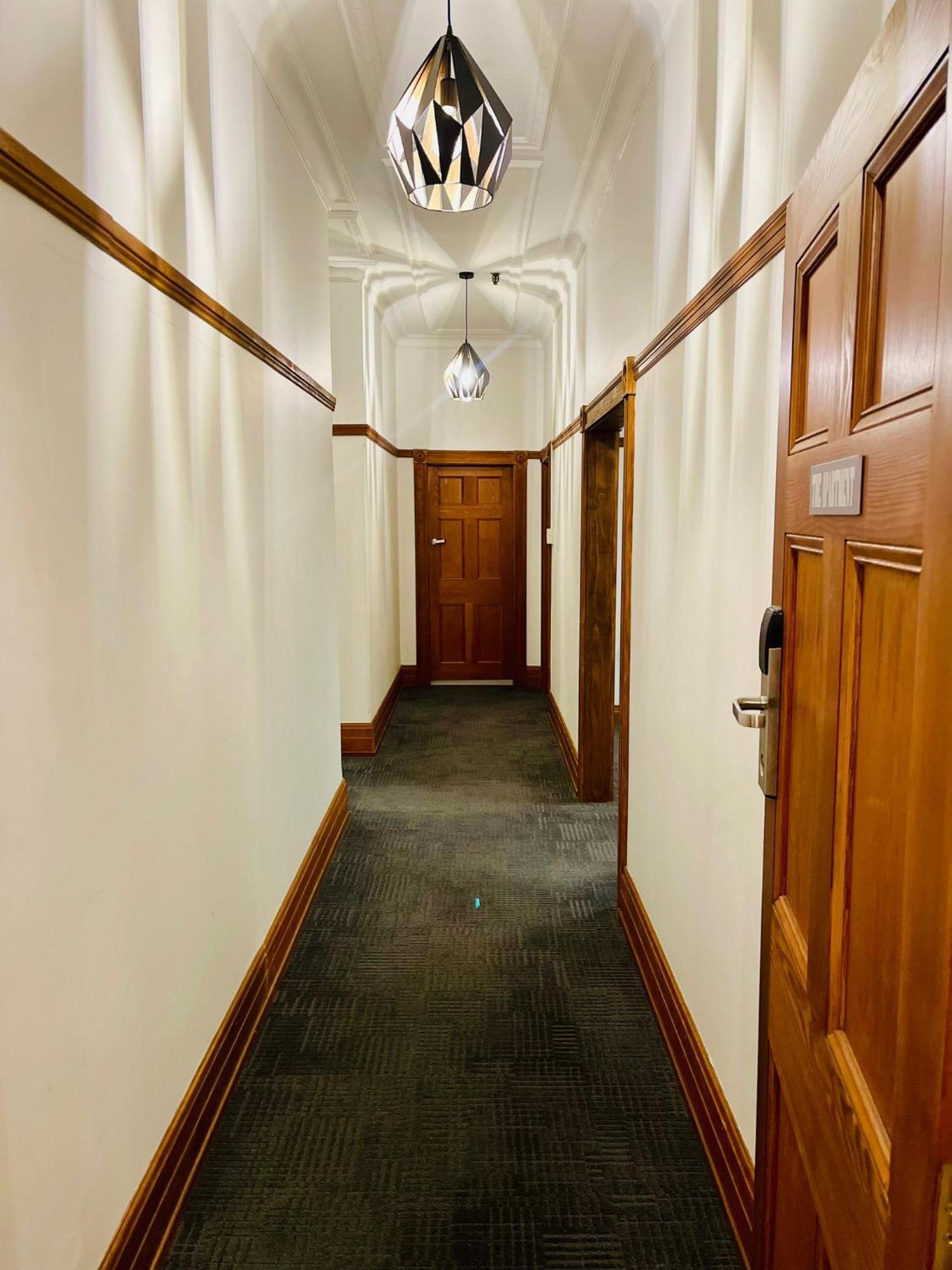 Guildford Hotel Екстериор снимка
